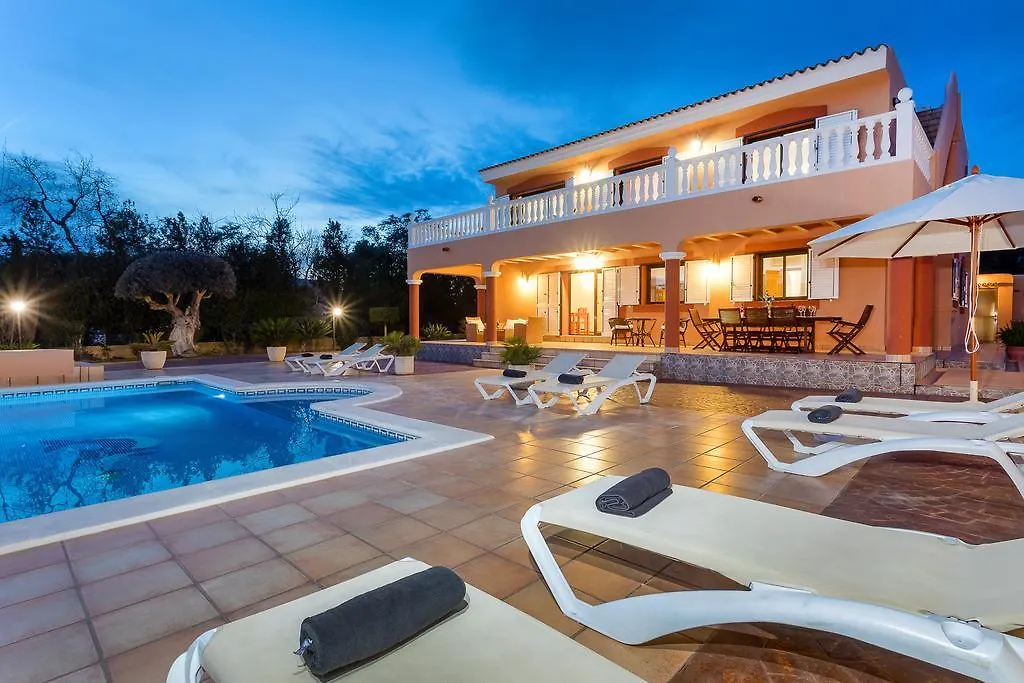 Villa Tino Can Furnet 0*,